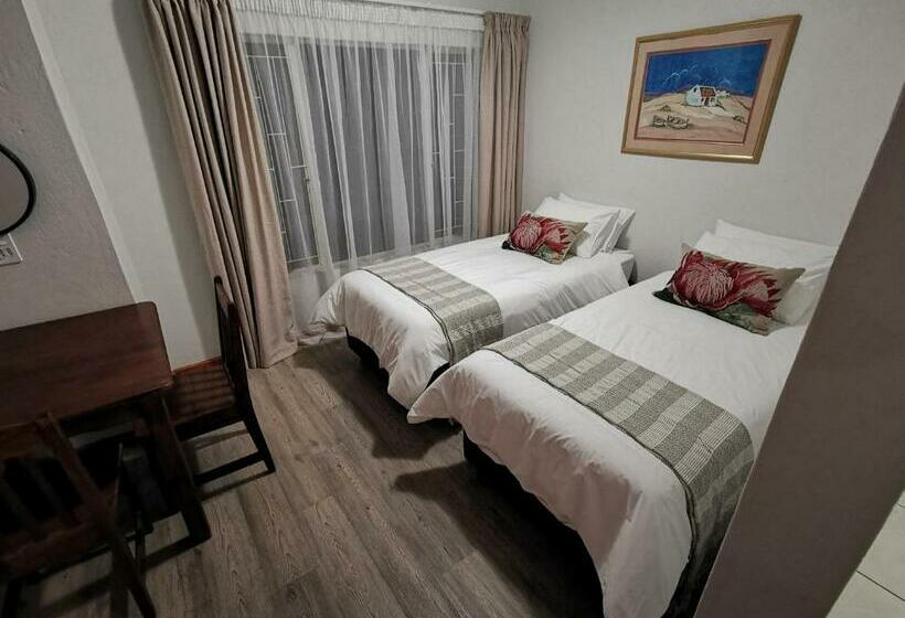 펜션 Rooihuis Lodge