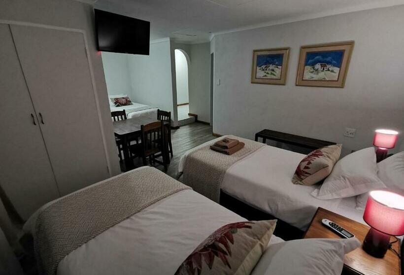 펜션 Rooihuis Lodge