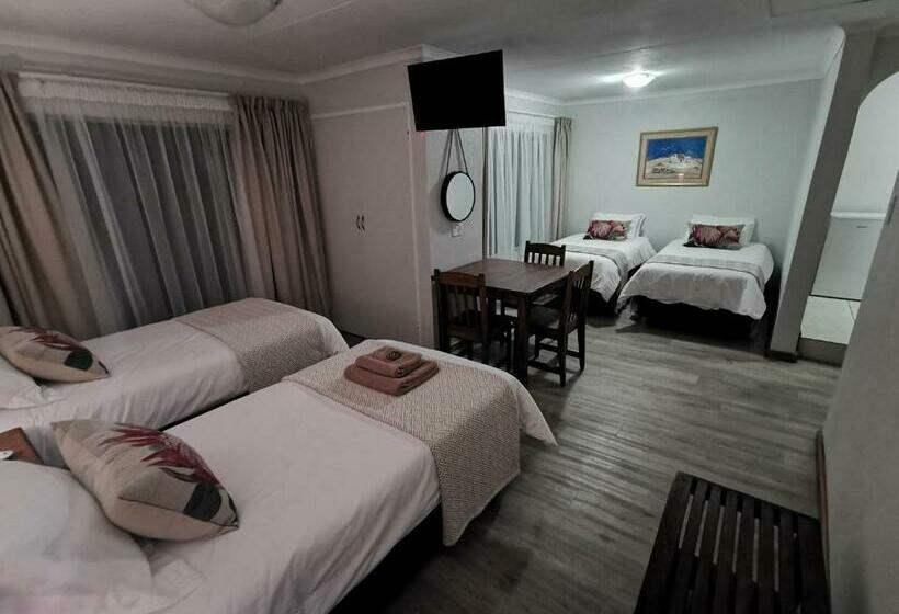 펜션 Rooihuis Lodge