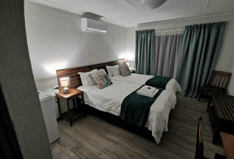 펜션 Rooihuis Lodge