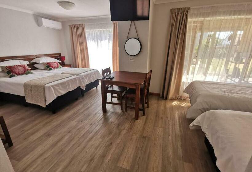 펜션 Rooihuis Lodge