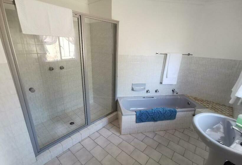 펜션 Rooihuis Lodge