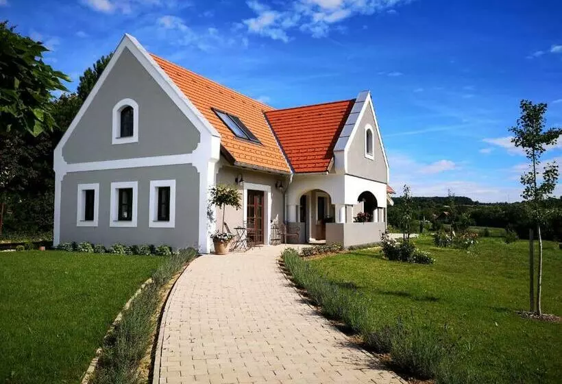 ペンション Villa Tilia Vászoly