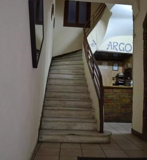 مسافرخانه Argo