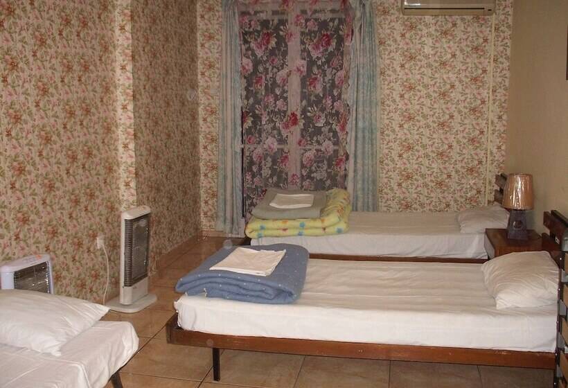 簡易ホテル Athens House