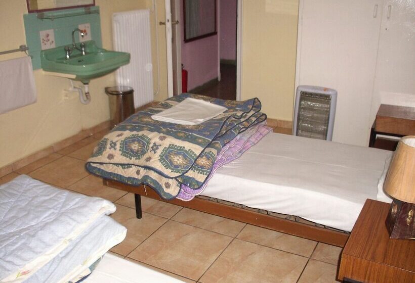 簡易ホテル Athens House