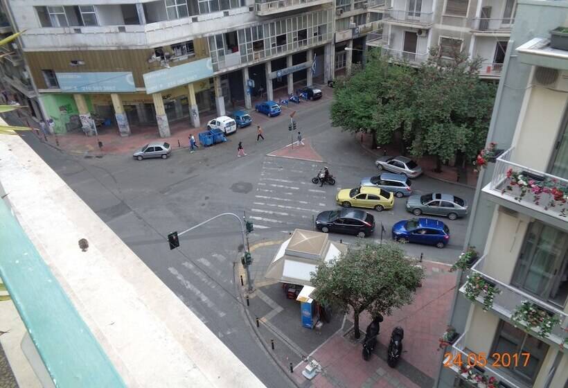 簡易ホテル Athens House