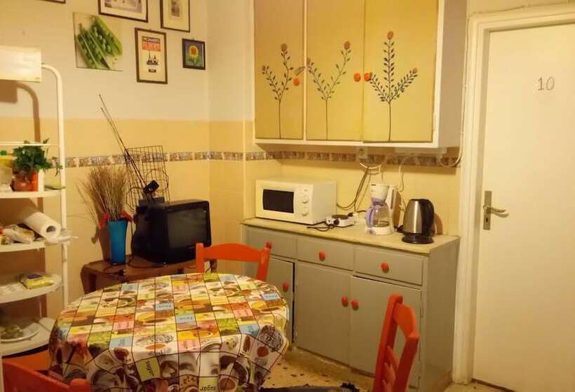 簡易ホテル Athens House