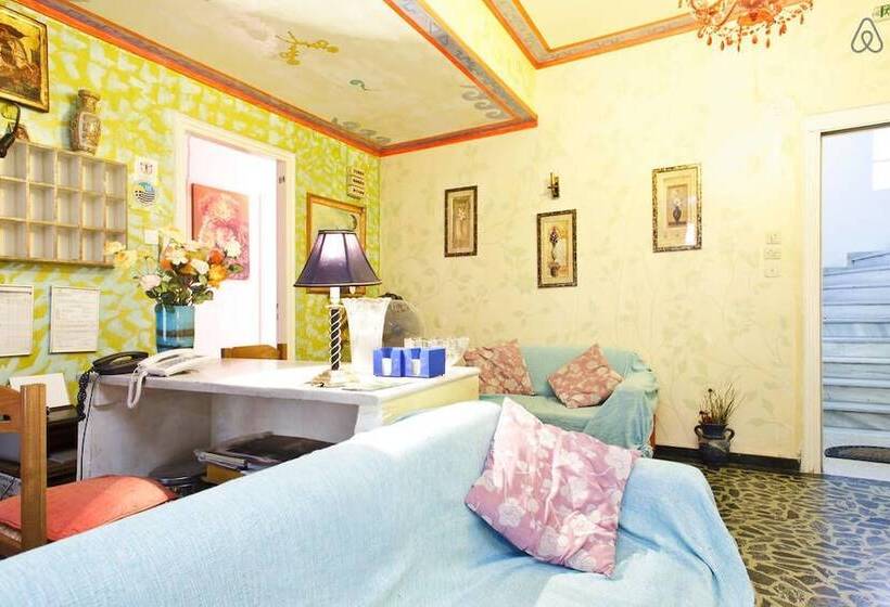 簡易ホテル Athens House