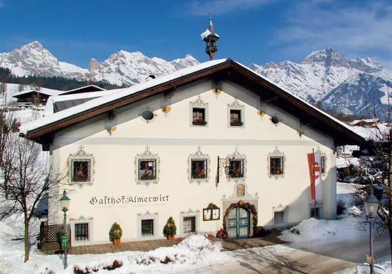 ホテル Almerwirt