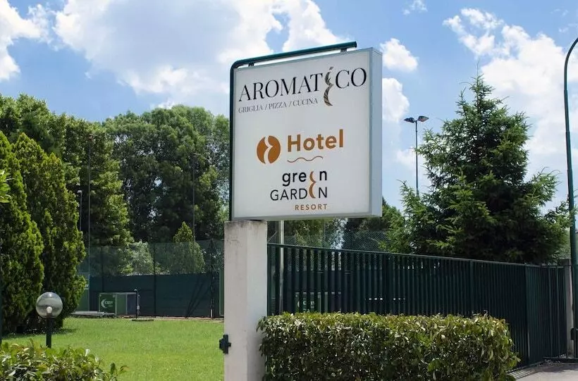 هتل Green Garden Resort Smart