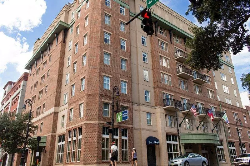 בית מלון כפרי Holiday Inn Express Savannah Historic District