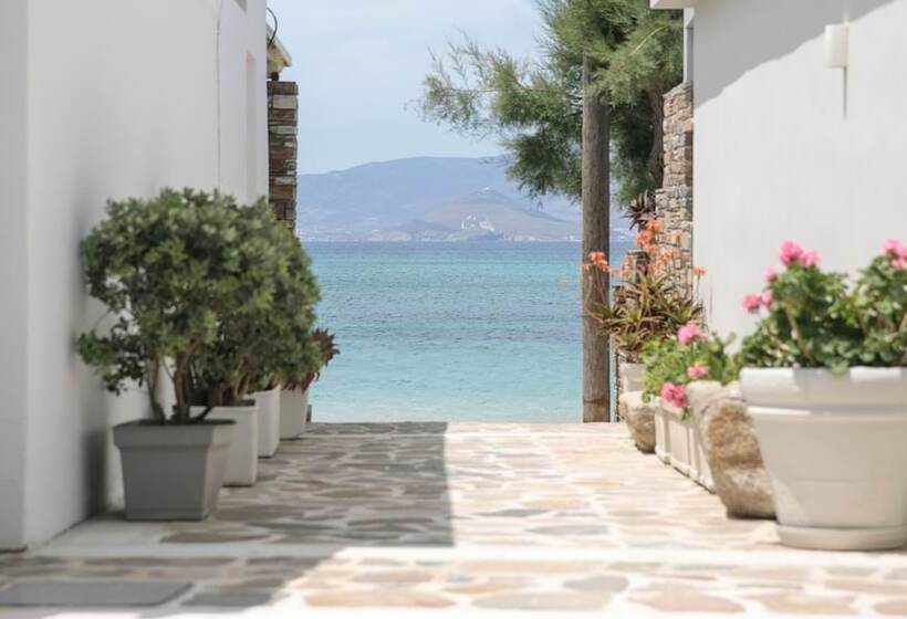 Hotel Iria Beach Art