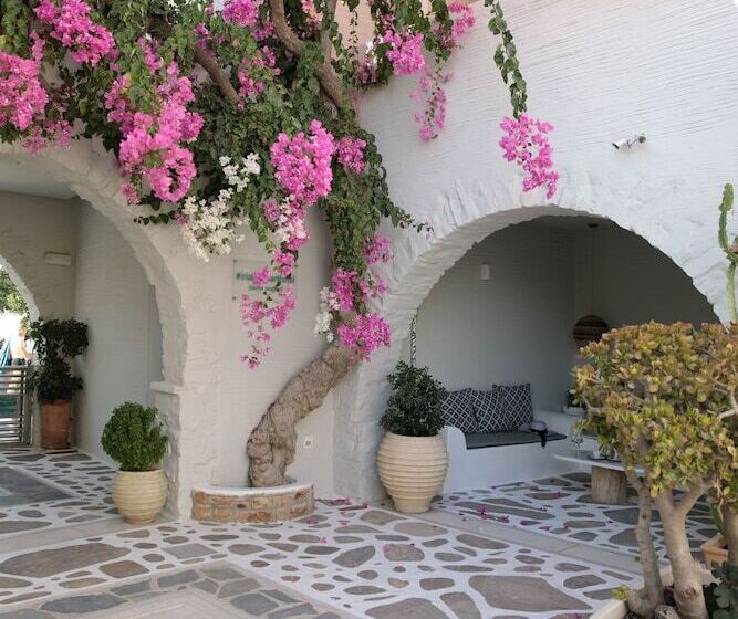 Hotel Iria Beach Art