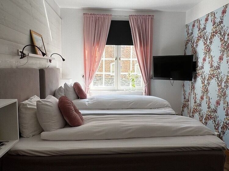 فندق L Dannegården