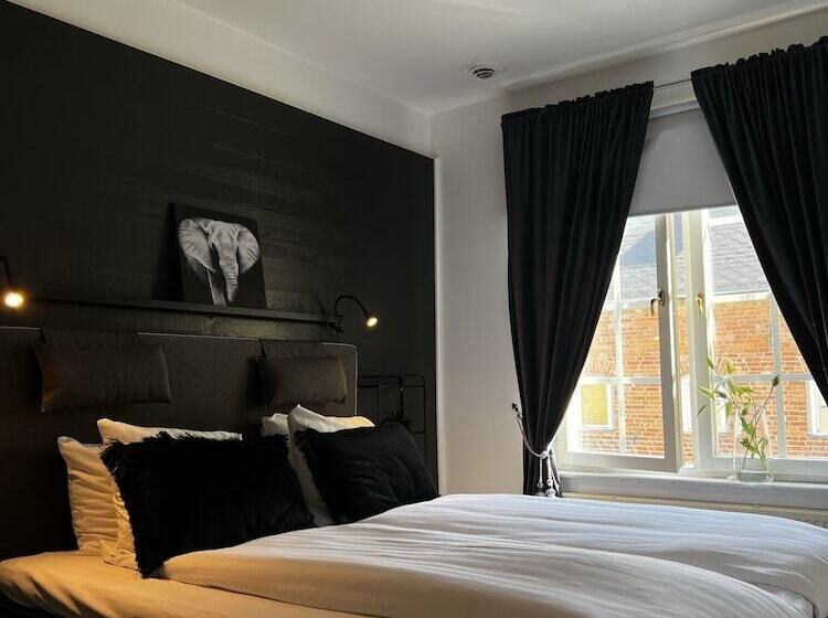 فندق L Dannegården