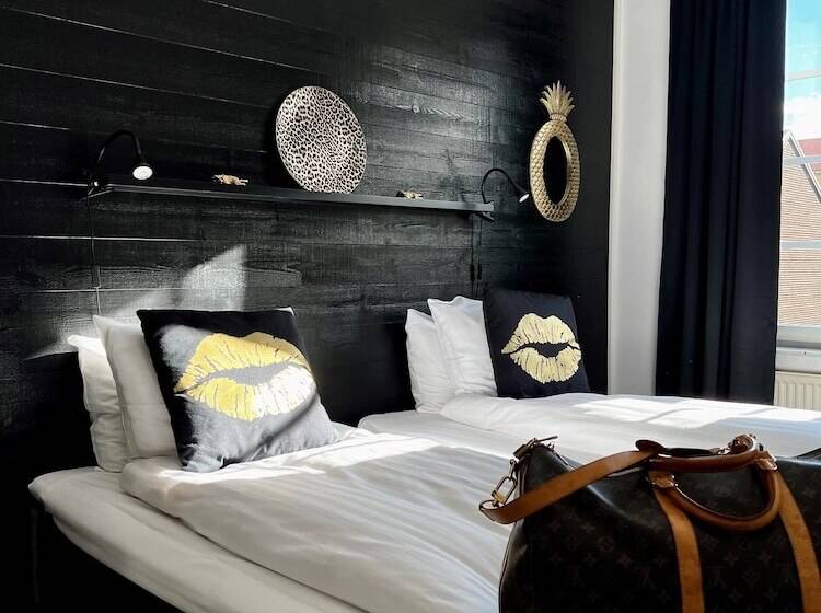 فندق L Dannegården