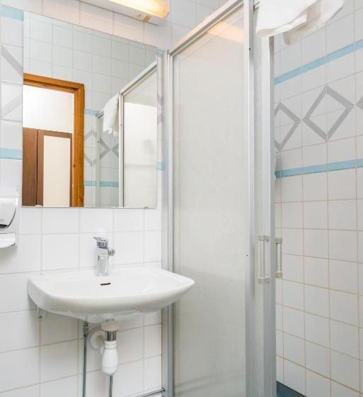 בית מלון כפרי L Fridhemsgatan