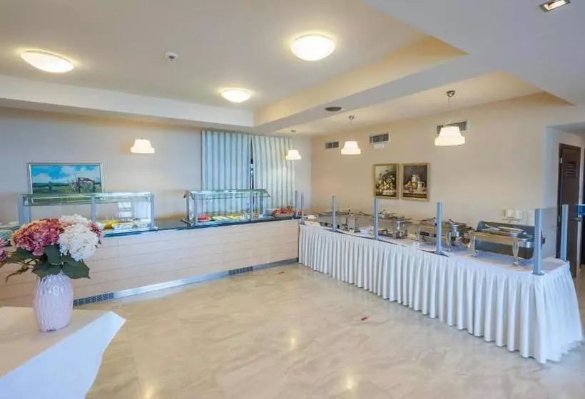 فندق Porto Plaza