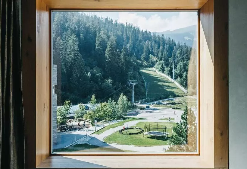 Отель Rocksresort