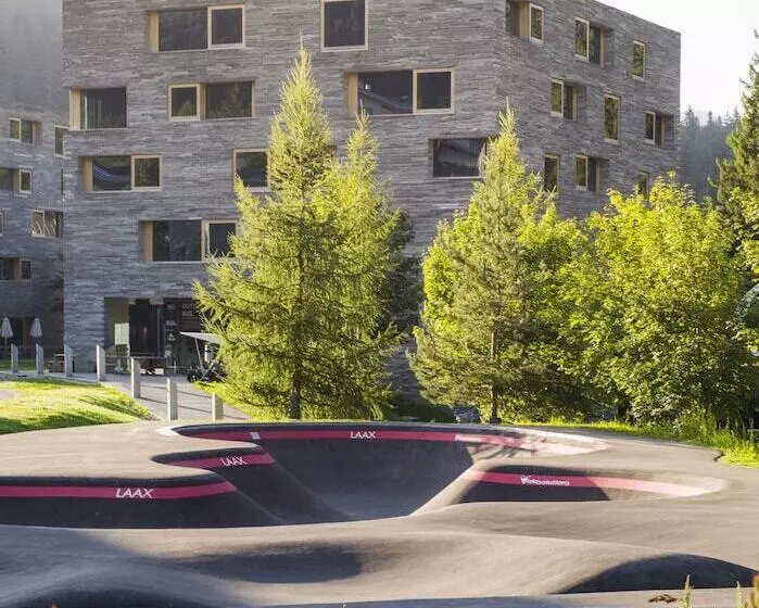 Отель Rocksresort