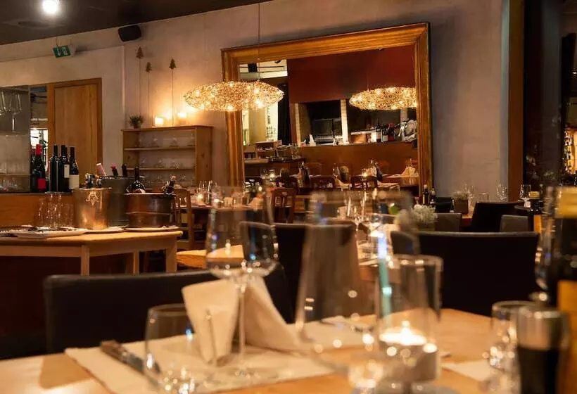 Отель Rocksresort