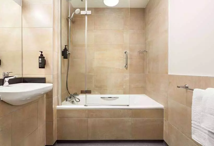 فندق Super 8 By Wyndham Chester East