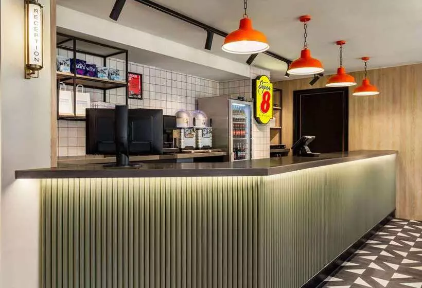 فندق Super 8 By Wyndham Chester East