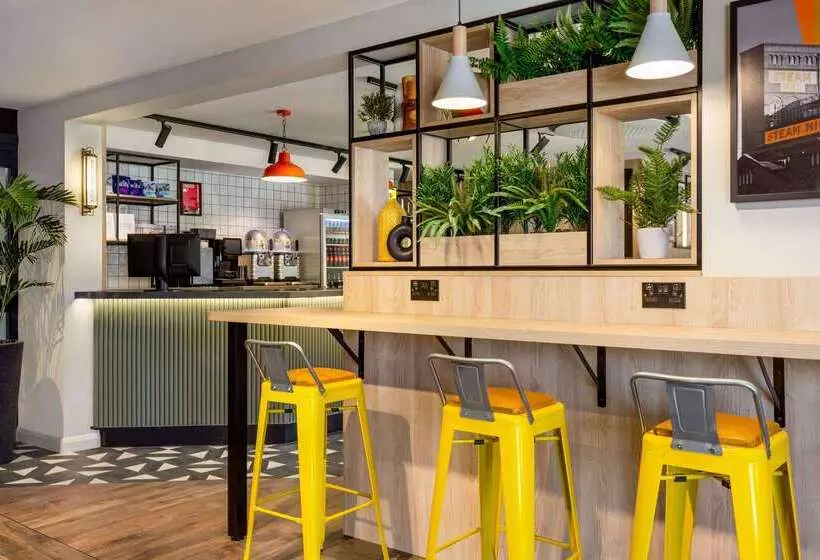 فندق Super 8 By Wyndham Chester East