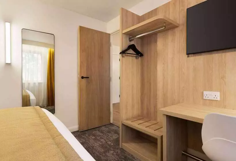 فندق Super 8 By Wyndham Chester East