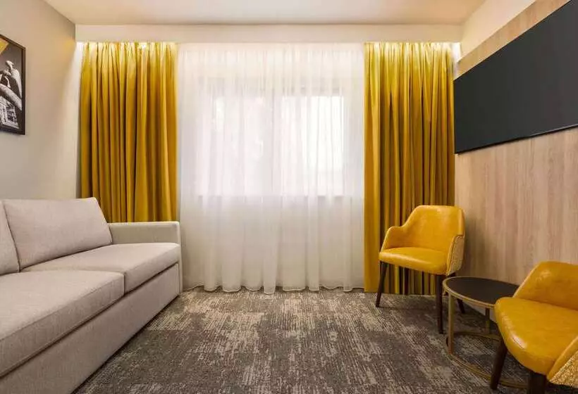 فندق Super 8 By Wyndham Chester East