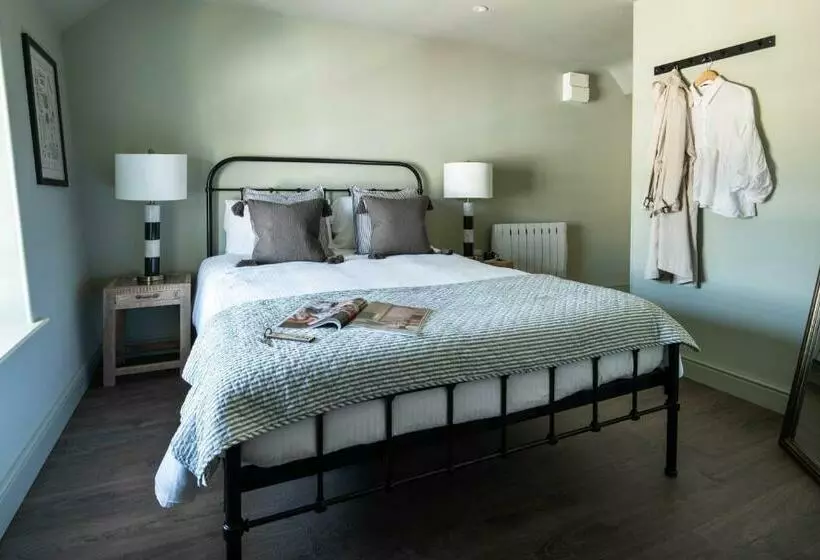 ホテル Seven Stars Penryn