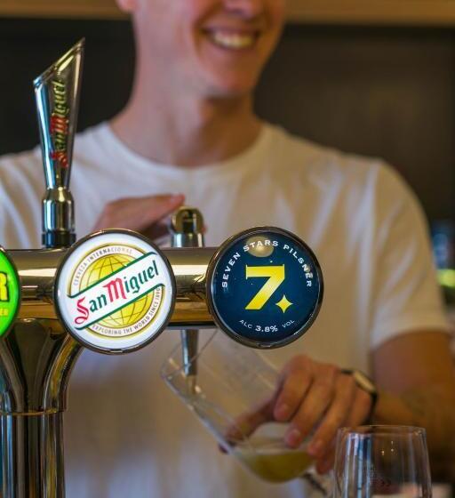 酒店 Seven Stars Penryn