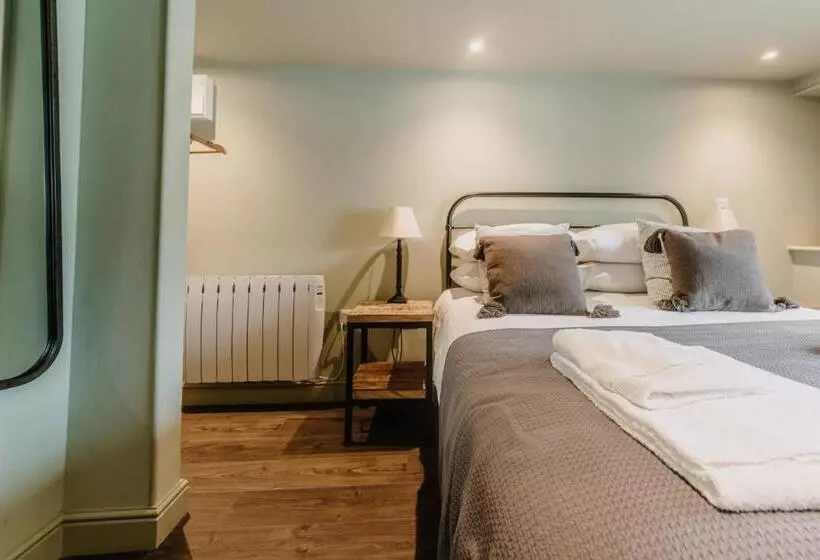 ホテル Seven Stars Penryn