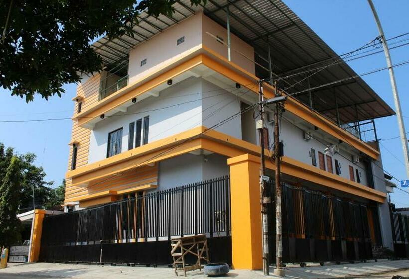 فندق صغير Garuda Kostel