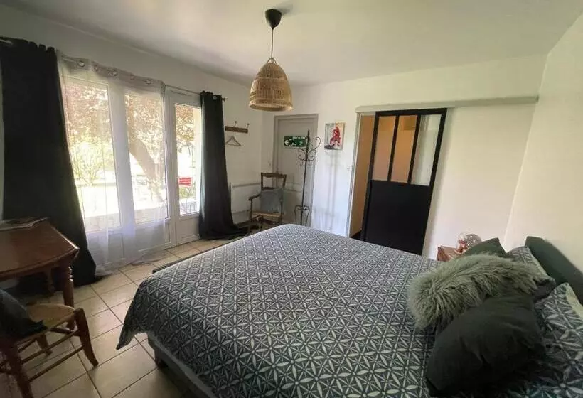 Aamiaismajoitus (B&B) Chez Guilem