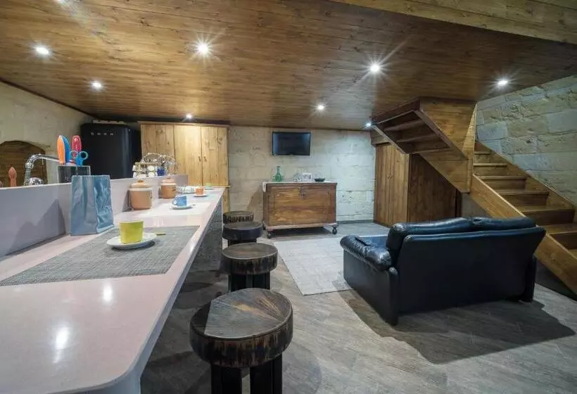 Aamiaismajoitus (B&B) Roberto S Guest House