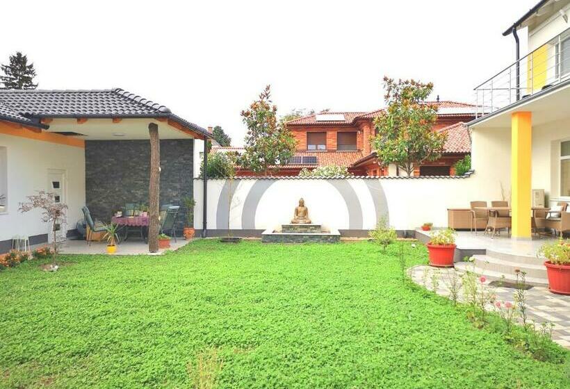 تختخواب و صبحانه Zen House