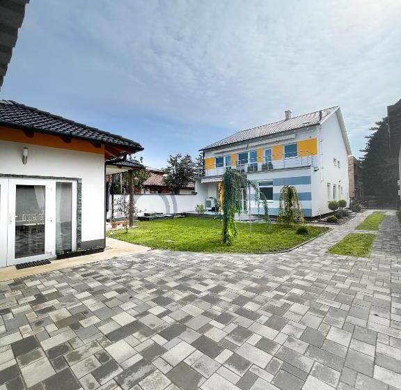 تختخواب و صبحانه Zen House