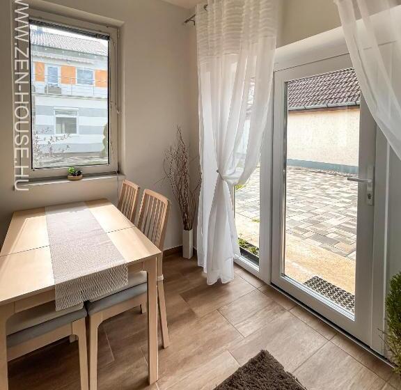 تختخواب و صبحانه Zen House