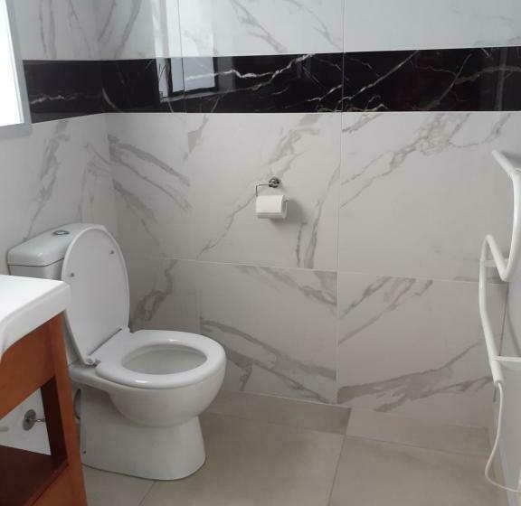 פנסיון J&d Cottage