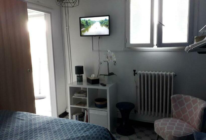 Пансион Studio Coquet Terrasses De Saint Germain