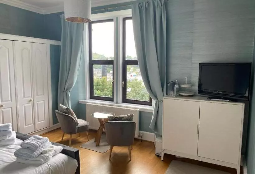 تختخواب و صبحانه Ardmor Guest House