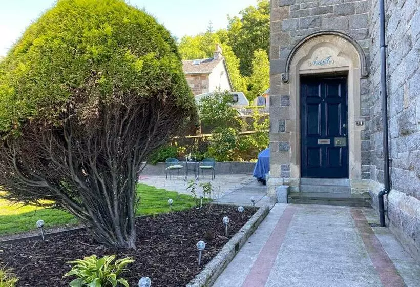 تختخواب و صبحانه Ardmor Guest House
