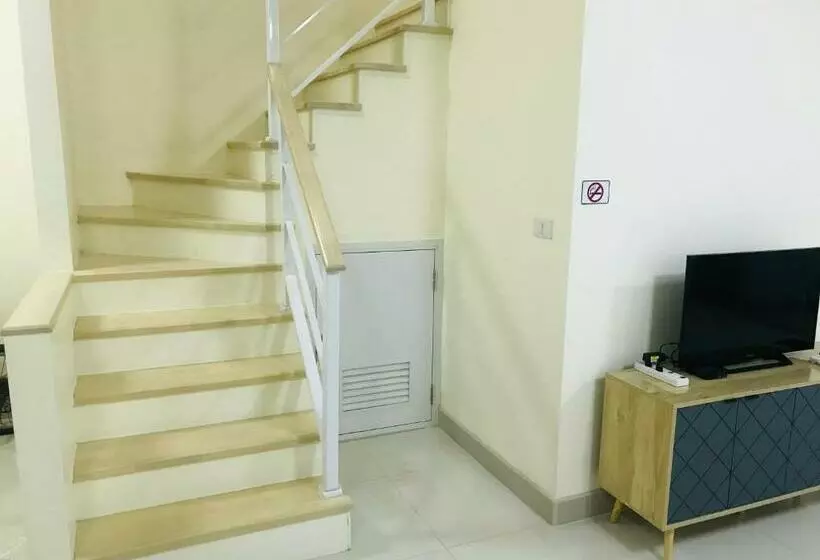 Majatalo Impact Mt House