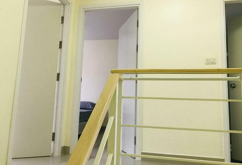 פנסיון Impact Mt House