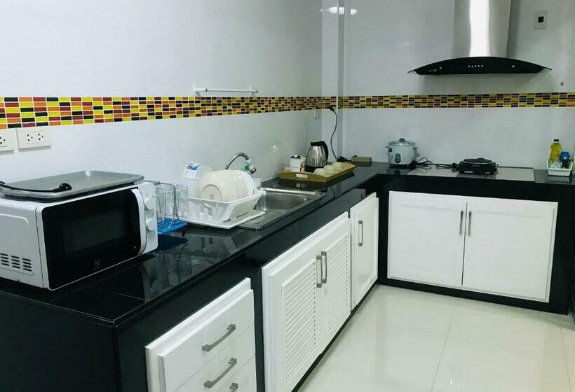 פנסיון Impact Mt House