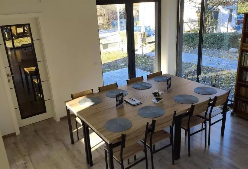 ベッドアンドブレックファースト 4 Seasons   House