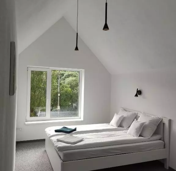 ベッドアンドブレックファースト 4 Seasons   House