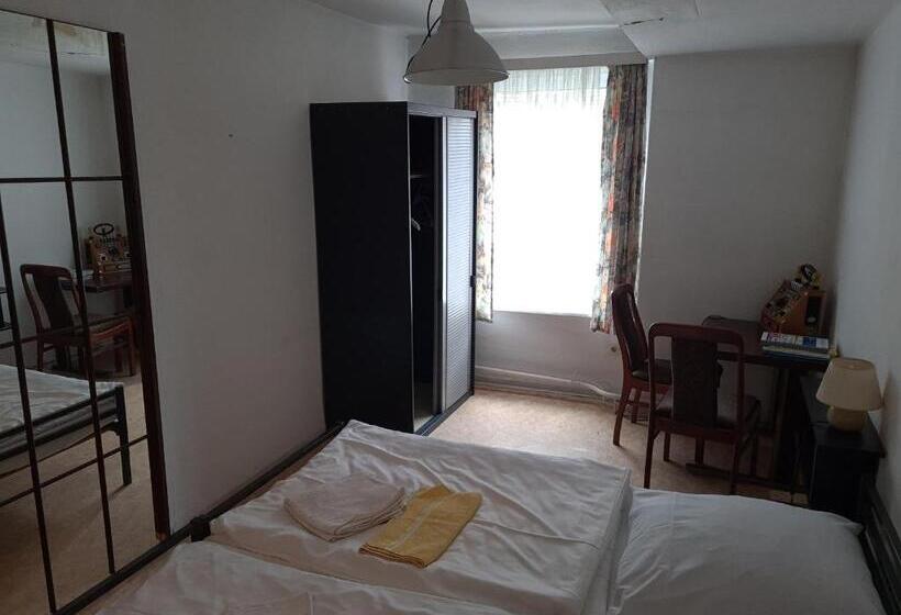 Bed and Breakfast Altstadthotel Zum Goldenen Anker